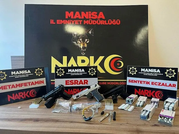 manisada-zehir-tacirlerine-operasyon-9-kisi-yakalandi-1665573135622.jpeg Manisa'da zehir tacirlerine operasyon! 9 kişi yakalandı-1