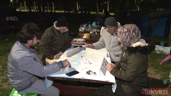 İstanbullu deprem sonrası geceyi dışarıda geçirdi: Parklar bahçeler camiler... - 31