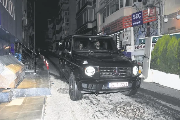 Arda Turan’ın Aslıhan Doğan’a doğum hediyesi olarak aldığı 2 milyon liralık lüks cipin plakasının sırrı çözüldü-1