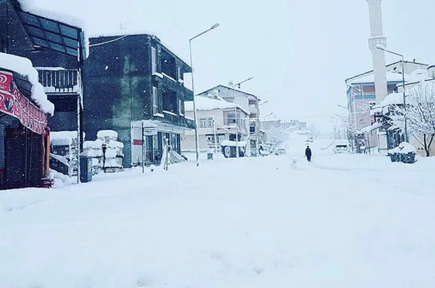 Adıyaman'da 130 yerleşim biriminde yollar kapandı