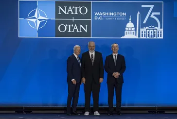 NATO Liderler Zirvesi’nde ayakkabı detayı
