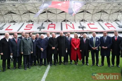 Başkan Erdoğan, Alsancak Mustafa Denizli Stadı’nın açılışını yaptı! Renkli kareler