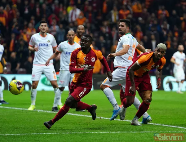 Muslera kalesinde devleşti! Sosyal medyada yer yerinden oynadı... - 37