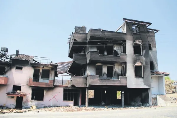 CHP'li Manavgat Belediye Başkanı Şükrü Sözen kendi villasını kullandı! Manavgat'ın yanması umrunda olmadı-4