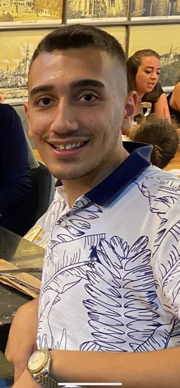 ise-giderken-tanimadigi-bir-kisi-tarafindan-bicaklanarak-olduruldu-anne-ben-bicaklandim-neredesin-annem-1647848757583.jpg İşe giderken tanımadığı bir kişi tarafından bıçaklanarak öldürüldü! 'Anne ben bıçaklandım, neredesin annem'-8