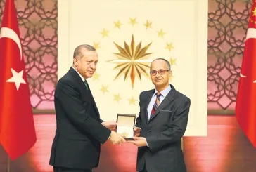 Nobel Kimya Ödülü'nü kazanan Ömer Yaghi'ye Türkiye 2016'da ödül vermişti