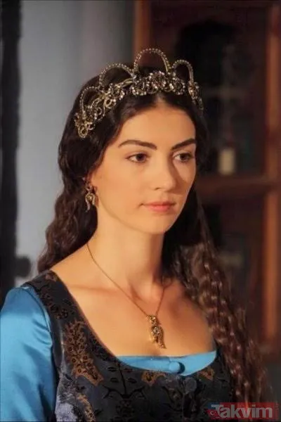 Şarkıcı Lara sonunda küçülttü! Estetikle bambaşka biri olan Lara paylaştı görenler 'yok artık' dedi - 33