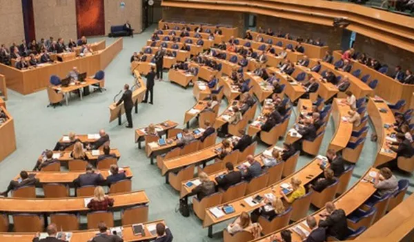 son-dakika-hollanda-parlamentosunda-bomba-alarmi-1616693333136.jpg Son dakika! Hollanda Parlamentosu'nda bomba alarmı-4