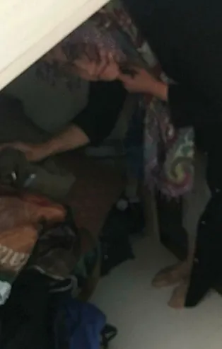 FETÖ'cü doktor ininde yakalandı! Bakın nereye gizlenmiş