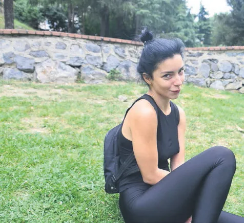 oyuncu-merve-bolugur-mackada-sessizlik-detoksu-yapti-1600899185041.jpg Oyuncu Merve Boluğur Maçka'da sessizlik detoksu yaptı-2