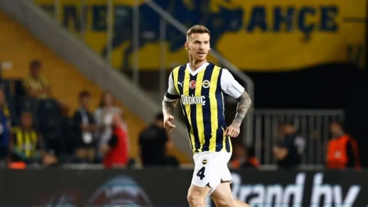 Serdar Aziz İstanbul'da kalıyor