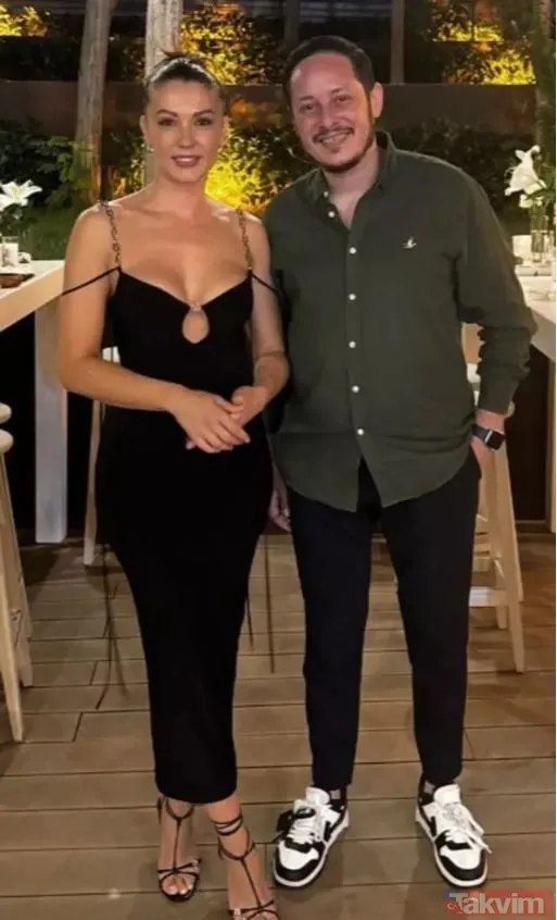 Burcu Özberk siyahlar içinde ortalığı salladı! Yakın dostu Beril Pozam’ın düğününde göz kamaştırdı! - 7