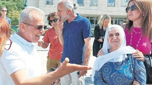 pinar-gultekini-vahsice-katleden-cemal-metin-avcinin-aldigi-odul-gibi-cezaya-tepkiler-dinmiyor-1655850647370.jpeg Pınar Gültekin'i vahşice katleden Cemal Metin Avcı'nın aldığı ödül gibi cezaya tepkiler dinmiyor-6