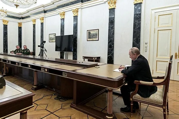 putinin-emri-sonrasi-gozler-o-silahlara-cevrildi-iste-rusyanin-nukleer-gucu-1645986575674.jpeg Putin'in emri sonrası gözler o silahlara çevrildi! İşte Rusya'nın nükleer gücü...-1