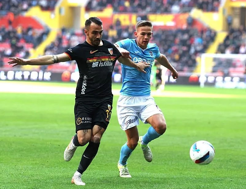 Fırtına ilki yaşadı