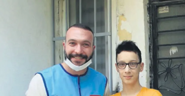 Oyuncu Görkem Sevindik 19 Mayıs'ta çocukları sevindirdi