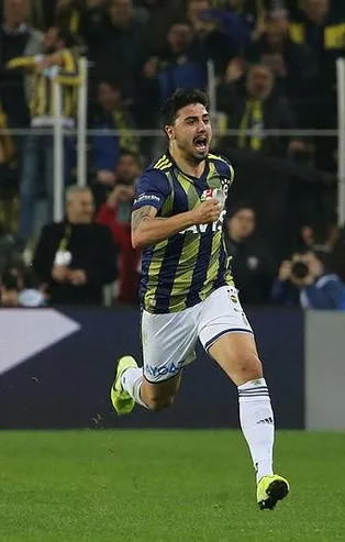 Fenerbahçeli Ozan Tufan'dan örnek davranış! Diyarbakırlı öğrencilerin yüzünü güldürdü...