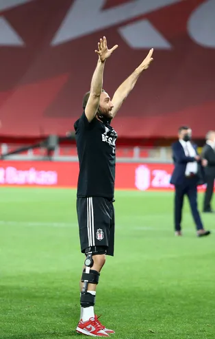 Cenk Tosun Beşiktaş'tan kopamıyor!