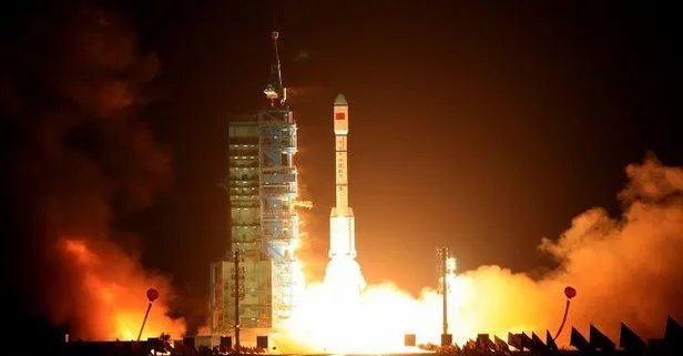 Çin Şicien-6 uydularını uzaya fırlattı