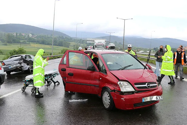 son-dakika-anadolu-otoyolunda-zincirleme-trafik-kazasinda-6-kisi-yaralandi-1592569175222.jpg Son dakika: Anadolu Otoyolu'nda zincirleme trafik kazasında 6 kişi yaralandı-2