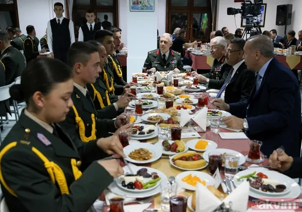 Başkan Erdoğan, Milli Savunma Üniversitesi öğrencileriyle iftar yaptı - 7