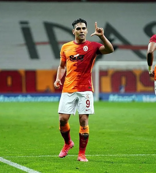 Galatasaray Kolombiyalı yıldız Falcao ile yolları ayırma kararı aldı-5