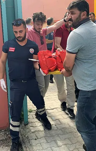 Sultanbeyli'de panik anları! Kendini boşluğa bıraktı