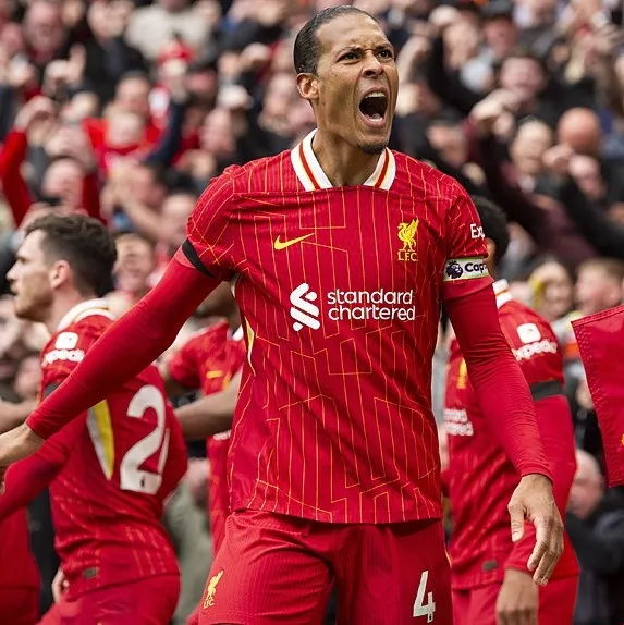 Liverpool kapıyı iyice araladı