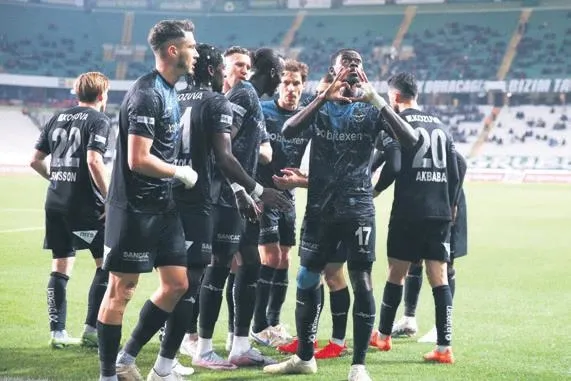 besiktasta-soke-eden-gedson-iddiasi-senol-gunes-1681951868936.jpeg Beşiktaş'ta şoke eden Gedson iddiası! Şenol Güneş...-6