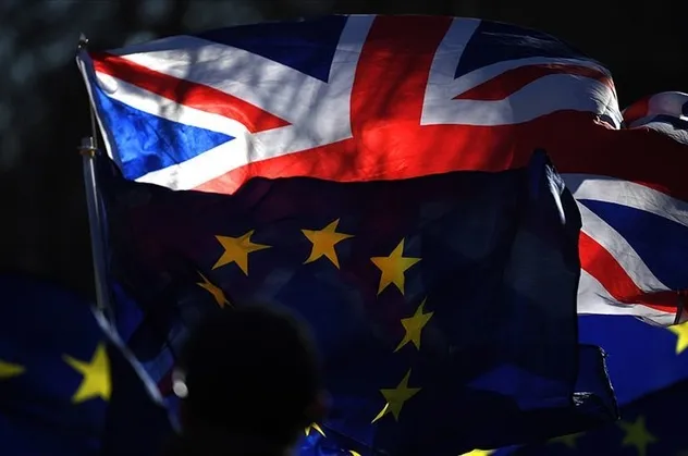 AB'den İngiltere'ye Brexit çağrısı