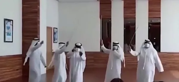 son-dakika-israilli-heyet-birlesik-arap-emirliklerinde-dansla-karsilandi-1622017806319.jpg SON DAKİKA: İsrailli heyet Birleşik Arap Emirlikleri'nde dansla karşılandı-2