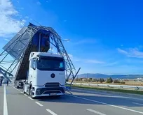 Denizli’de kavşakta inanılmaz görüntü: Tırı görenler gözlerine inanamadı