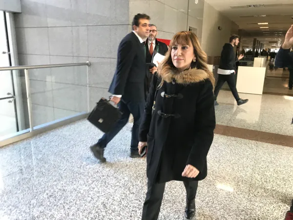 son-dakika-ismekte-basortulu-kadin-bolge-sorumlularina-hakaret-eden-ve-gorevden-uzaklastirilan-yesim-meltem-sisli-ibbden-maas-almaya-devam-ediyor-1621860371619.jpg SON DAKİKA: İSMEK'te başörtülü kadın bölge sorumlularına hakaret eden ve görevden uzaklaştırılan Yeşim Meltem Şişli İBB'den maaş almaya devam ediyor-3