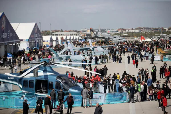 son-dakika-teknofest-basladi-baykar-teknoloji-lideri-selcuk-bayraktardan-tepki-sadece-aziz-milletimizin-evlatl-1682674070491.jpg Son dakika: TEKNOFEST başladı! Baykar Teknoloji Lideri Selçuk Bayraktar'dan tepki: Sadece Aziz milletimizin evlatları dokunabilir-2