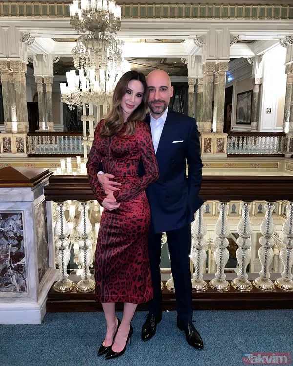 2 çocuk annesi Demet Şener’den yırtmaçlı elbisesi ile havalı pozlar! “Var mı daha güzeli?” deyip paylaştı! - 22