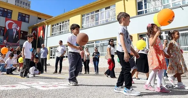 Deprem bölgesinde okullar ne zaman açılacak? Milli Eğitim Bakanı Özer il il açıkladı