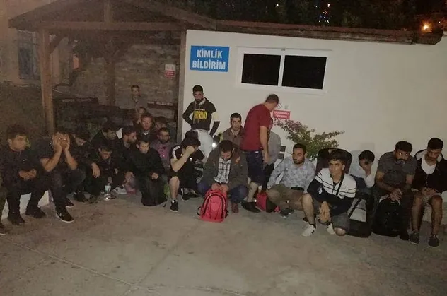 İzmir'de 720 düzensiz göçmen yakalandı