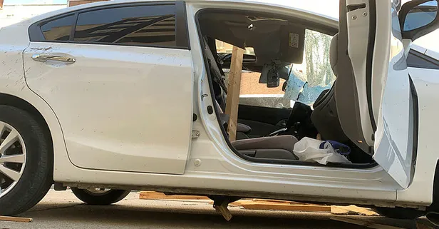 Adıyaman'da inanılmaz görüntü! Otomobilin tavanından girdi altından çıktı