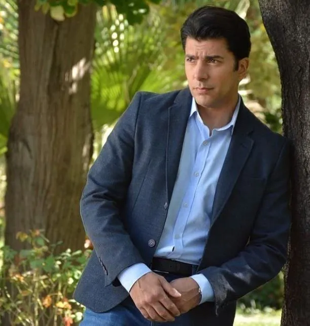 kurtlar-vadisinde-21-yil-sonra-cozulen-polat-alemdar-bilmecesi-meger-rolu-ilk-ona-teklif-etmisler-1677486951847.jpg Meğer rolü ilk ona teklif etmişler! Kurtlar Vadisi'nde 21 yıl sonra çözülen Polat Alemdar bilmecesi!-3