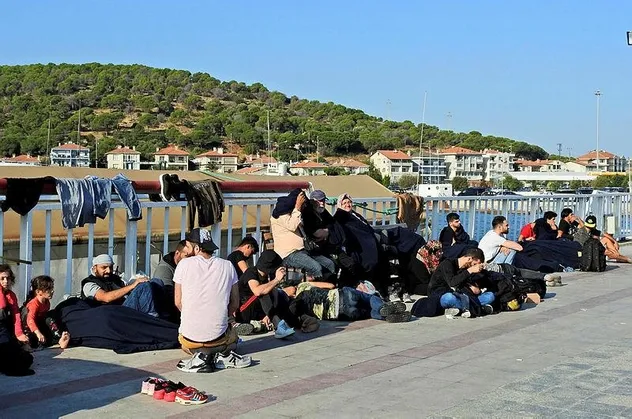 Çeşme'de 82 göçmen yakalandı