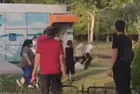 İstanbul Fatih'te bir parkta cinsel organını çocuğa gösteren sapık darbedildi