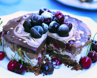 Kirazlı Çikolata Pasta Tarifi