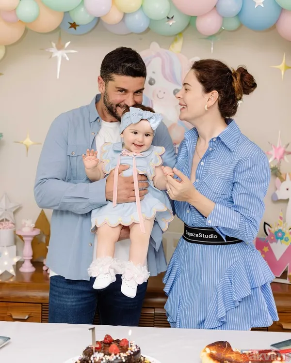 Berk Oktay ve Yıldız Çağrı Atiksoy’dan düşman çatlatan poz! - 2