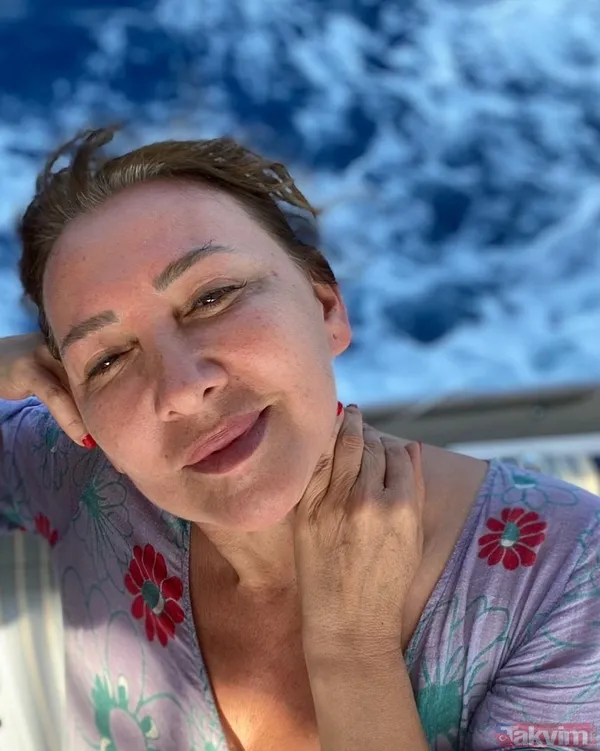 Kuruluş Osman’ın yıldızıyla 21 yıl evli kalmıştı! Bir Gece Masalı’nın Handan’ı Ayşegül Günay’ın ikizlerine bakın! - 4