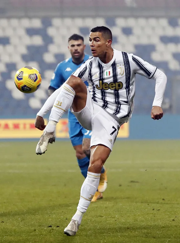 cristiano-ronaldo-760-golle-futbol-tarihinin-en-golcu-ismi-oldu-1611183140522.jpg Cristiano Ronaldo, 760 golle futbol tarihinin en golcü ismi oldu-4