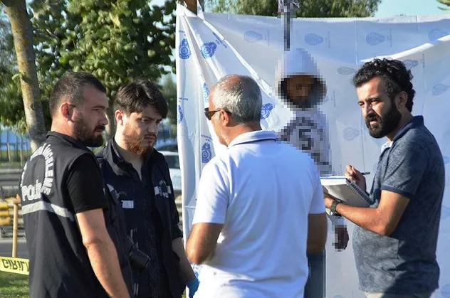 Zeytinburnu'nda vahşet! Parkta asılı halde bulundu