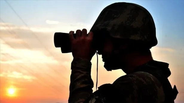 yasa-disi-yollarla-suriyeden-turkiyeye-girmeye-calisan-1i-pkkli-4-kisi-yakalandi-1624120297864.jpeg Yasa dışı yollarla Suriye'den Türkiye'ye girmeye çalışan 1'i PKK'lı 4 kişi yakalandı-2