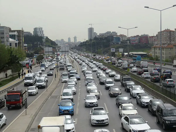 Tam kapanmaya saatler kala İstanbul'da trafik kilit! SON YOL DURUMU-3