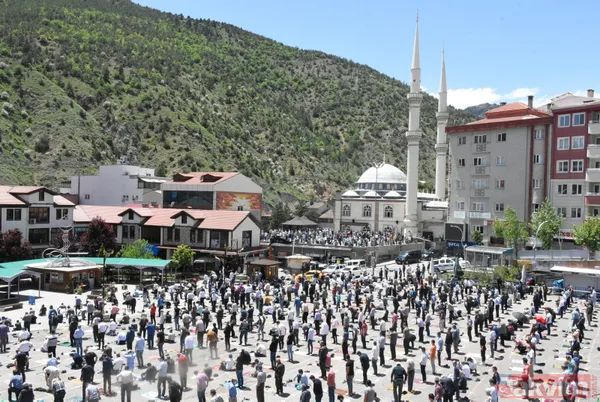 Koronavirüs sonrası ilk cuma namazı! Türkiye'nin dört bir yanından görüntüler geldi - 49