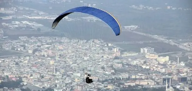 Paraşütle 343 km uçtu